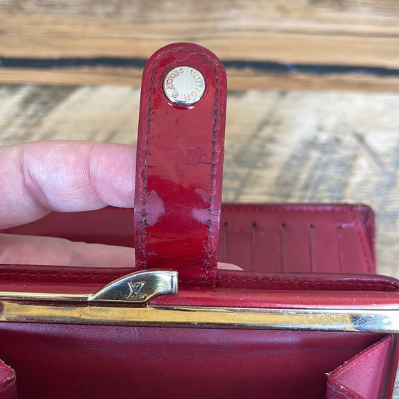Louis Vuitton Red Kiss Lock Wallet - Picture 10 of 14